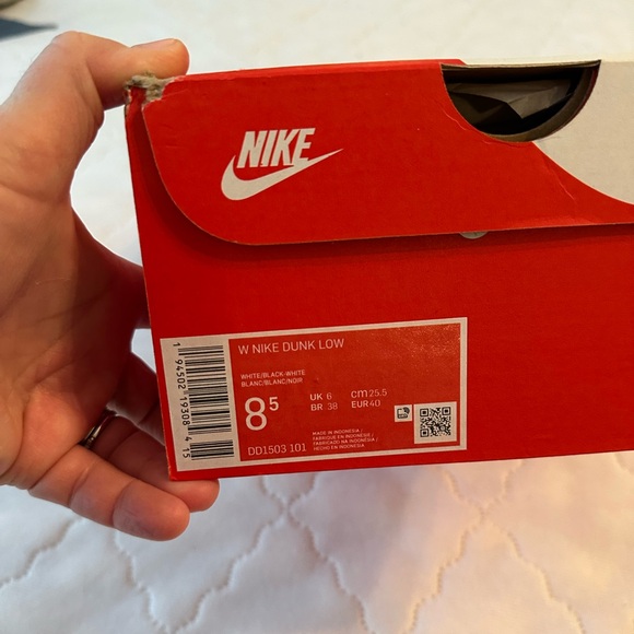 Women’s Nike Dunk Low Black & White Pandas, size 8.5 - Picture 12 of 16